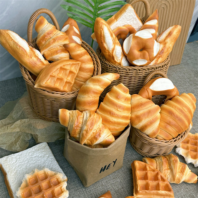 Party Games Graduation - Model Baguette Mini Lembut Hadiah Lucu